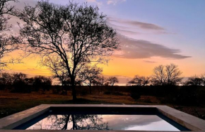 Elephant Kraal - Avery House